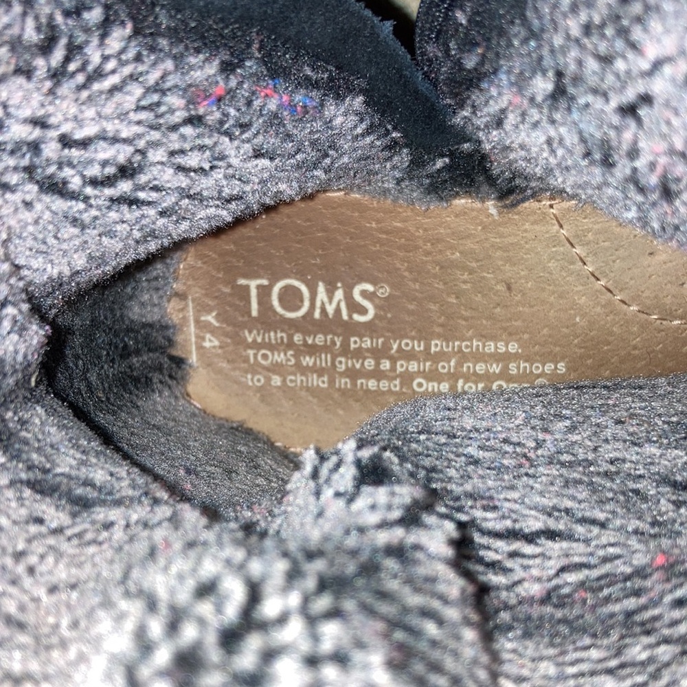 TOMS Big Kids Rubber Sole Faux Fur Lined Suede Zip up Fall Winter Boots Size 4 - Picture 12 of 12